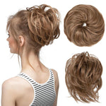 Parrucca con finta acconciatura a chignon e riccioli morbidi