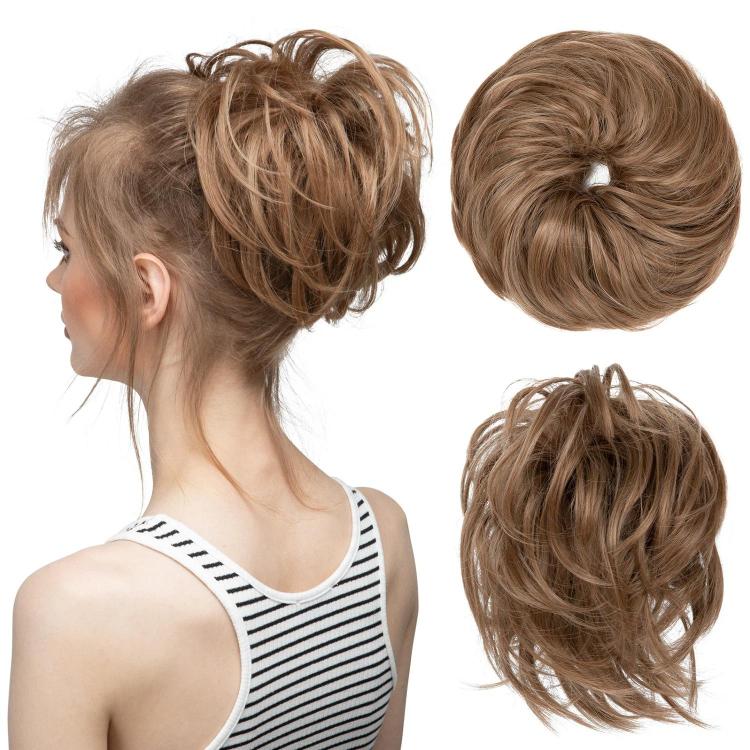 Parrucca con finta acconciatura a chignon e riccioli morbidi