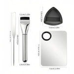 Set 5 in 1 per il trucco: spatola per fondotinta, pennello piatto per fondotinta e piumini per cipria. Strumento per miscelare cosmetici.