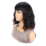 Capelli corti ondulati con frangia laterale, riga naturale, capelli sintetici corti