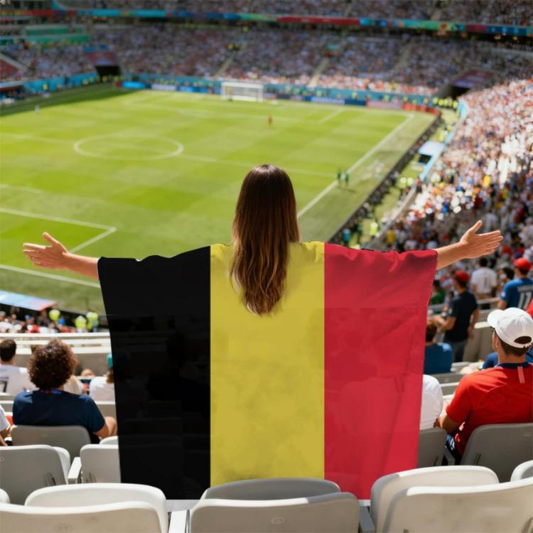Mantelli e bandiere dei tifosi USA-Canada-Messico per i Mondiali, Argentina, Australia, Brazil, Belgium, Denmark, Germany, Ecuador, France, Colombia, Netherlands, Canada, Croatia, United States, Mexico, Norway, Portugal, Switzerland, Senegal, Turkey   ...