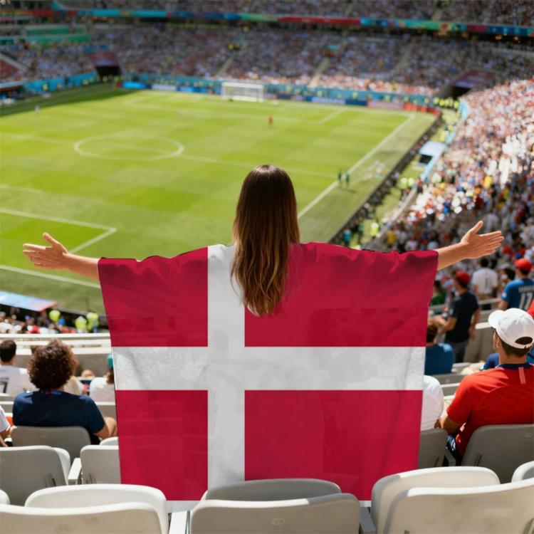 Mantelli e bandiere dei tifosi USA-Canada-Messico per i Mondiali, Argentina, Australia, Brazil, Belgium, Denmark, Germany, Ecuador, France, Colombia, Netherlands, Canada, Croatia, United States, Mexico, Norway, Portugal, Switzerland, Senegal, Turkey   ...