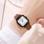 Orologio da donna al quarzo quadrato SKMEI 2579 con cinturino in pelle.