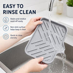 Ampio porta spugna in silicone per lavello da cucina e bagno, vassoio inclinato di 5 gradi con beccuccio di scarico