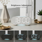 Orologio da parete digitale a LED curvo con ampio display, orologio da scrivania con luce notturna ambientale, indicazione di giorno, data e temperatura, dimmerabile, ideale per camera da letto e ufficio.