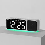 Sveglia digitale con altoparlante Bluetooth e luce notturna, ampio display a LED con data, regolazione della luminosità e doppia funzione snooze.