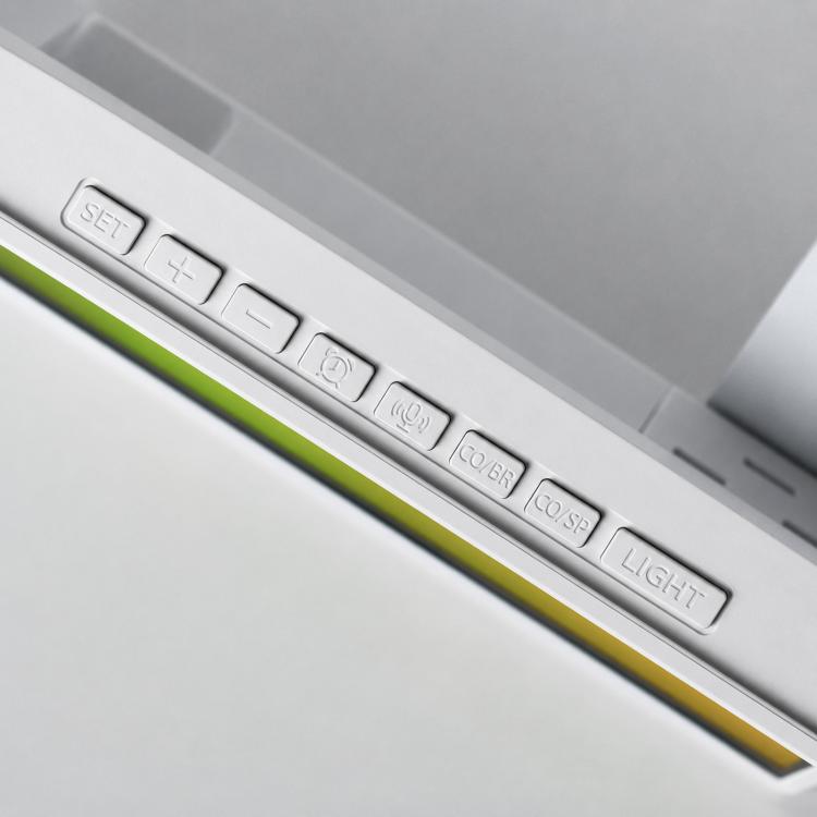 Sveglia digitale a LED con illuminazione RGB ad attivazione sonora, ampio display con visualizzazione di data/giorno/temperatura, uscita USB.