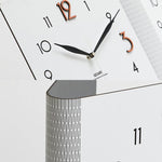 WOZOOM Orologio da parete angolare bifacciale, semplice e decorativo per gli angoli del soggiorno, White Medium, White Large, Woodgrain Brown Medium, Woodgrain Brown Large