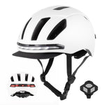 Casco intelligente per bici con indicatori di direzione a LED, ricaricabile, ideale per scooter elettrici, biciclette e skateboard.