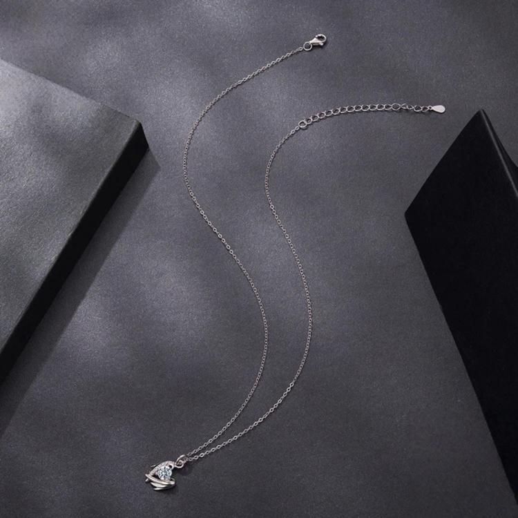 Collana a clavicola con cuore e ala in moissanite, in argento sterling S925., MSN067