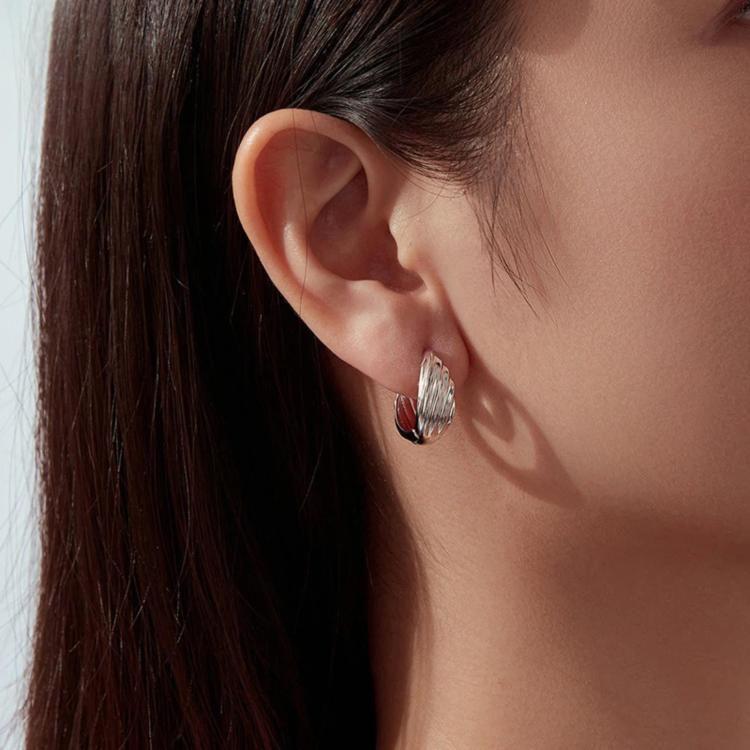 Orecchini con perno in argento e texture metallica ondulata, YIE420, YIE421, YIE422-AL, YIE422-AS, YIE422-BL, YIE422-BS