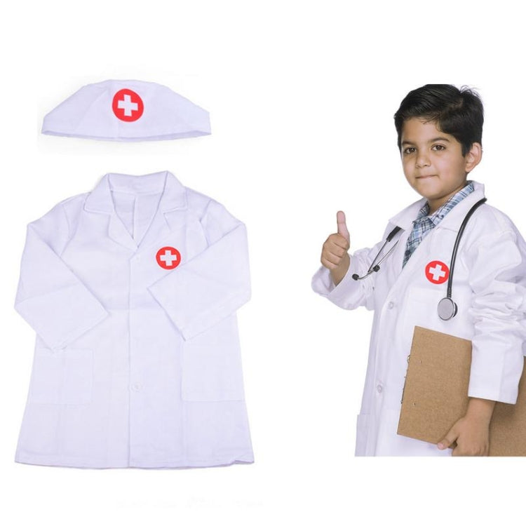 Piccole infermiere servono ai medici abiti per esperienze cosplay con giocattoli e regali per bambini