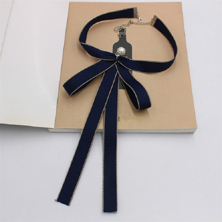 Papillon da donna con nodo a fiocco, uniforme selvaggia