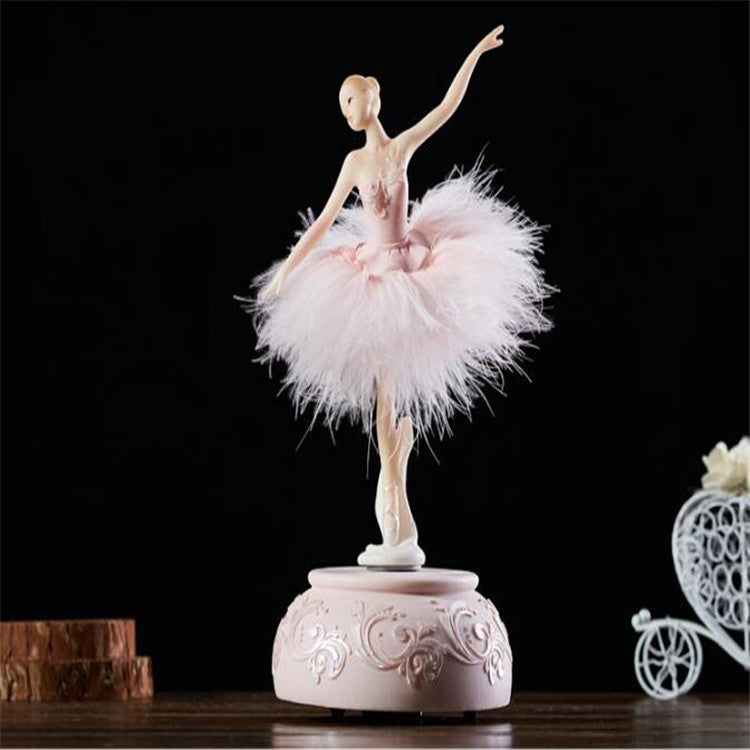 Elegante e raffinato carillon da giostra per ballerine, carillon con piume Barbie