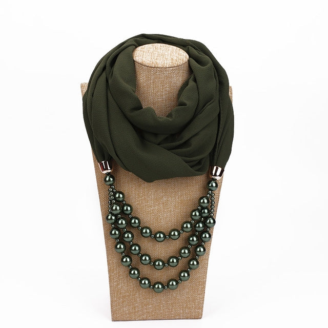 2 Sciarpe in stile nazionale con collana di perle finte