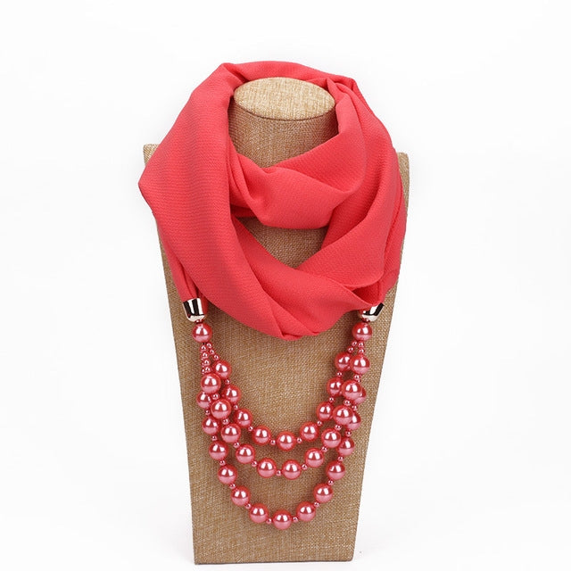 2 Sciarpe in stile nazionale con collana di perle finte