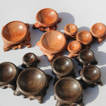 Ornamenti con base in legno Wenwan con sfera di cristallo, Rosewood 2×2.5cm, Rosewood 2.5×2.5cm, Rosewood 3×2.5cm, Rosewood 3.5×2.5cm, Rosewood 4×2.5cm, Rosewood 4.5×2.5cm, Rosewood 5×2.5cm, Black Elm 2×2.5cm, Black Elm 2.5×2.5cm, Black Elm 3×2.5cm    ...