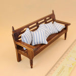 Mini mobili per casa delle bambole Panca in legno con cuscini, Wooden Bench